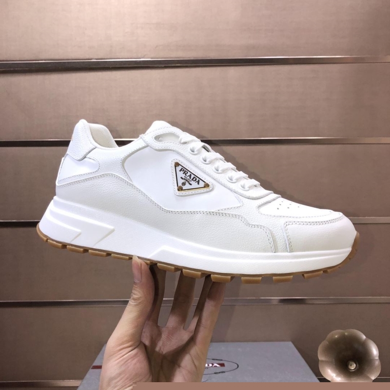 Pra*a casual shoes